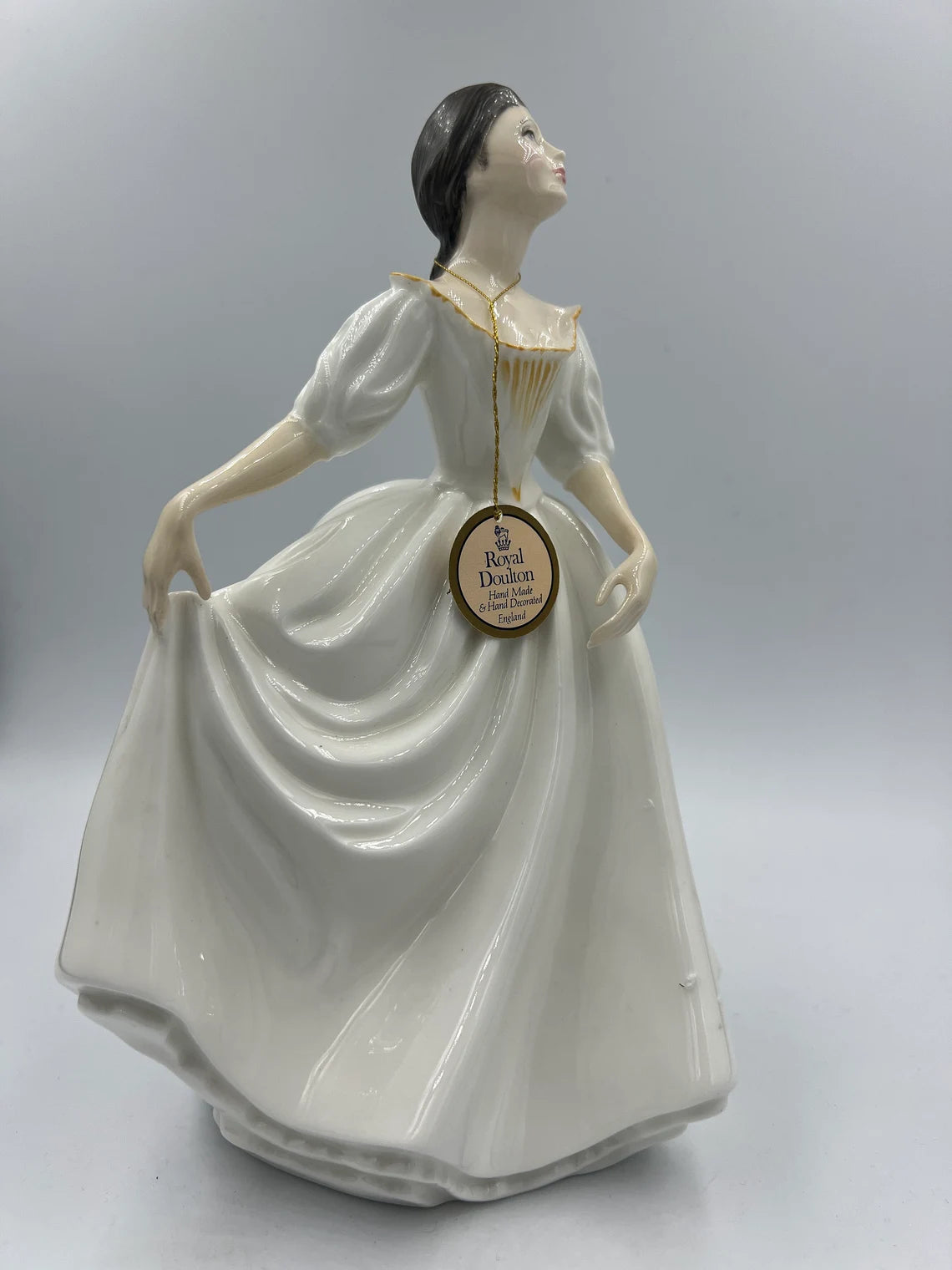 Royal Doulton HN 2939 DONNA Peter A Gee 1986 lady figurine - Royaltreasuryhouse