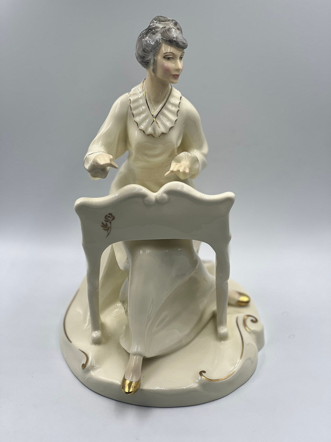 Royal Doulton The Enchantment Collection Musicale HN2756 Large Figurine HN 2756 - Royaltreasuryhouse