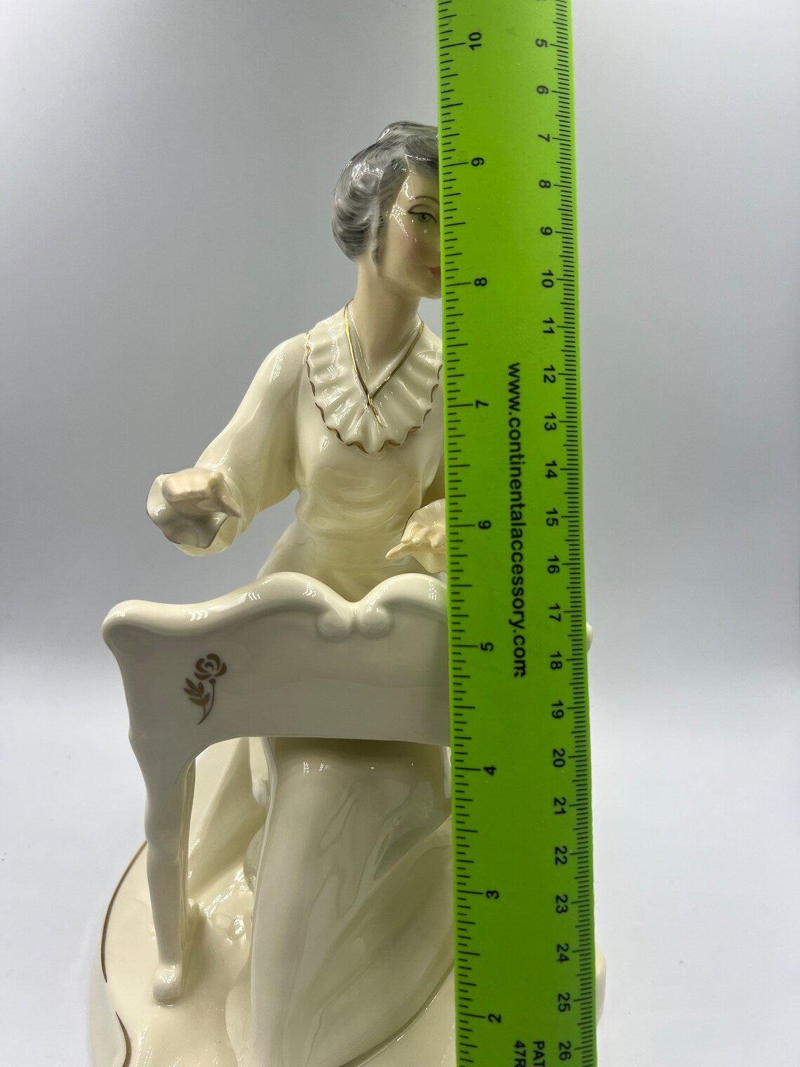 Royal Doulton The Enchantment Collection Musicale HN2756 Large Figurine HN 2756 - Royaltreasuryhouse