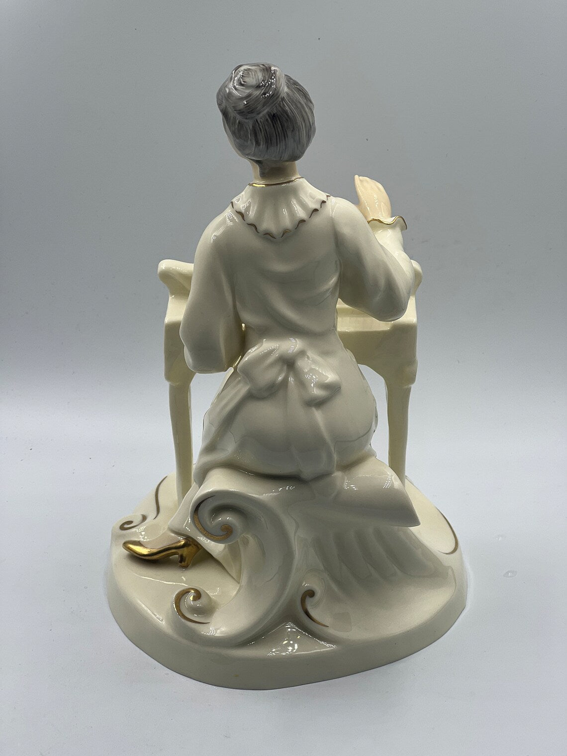 Royal Doulton The Enchantment Collection Musicale HN2756 Large Figurine HN 2756 - Royaltreasuryhouse