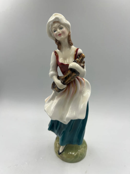 Royal Doulton Lizzie Figurine HN 2749 by Douglas Tootle 1987 England 8 -/4” High