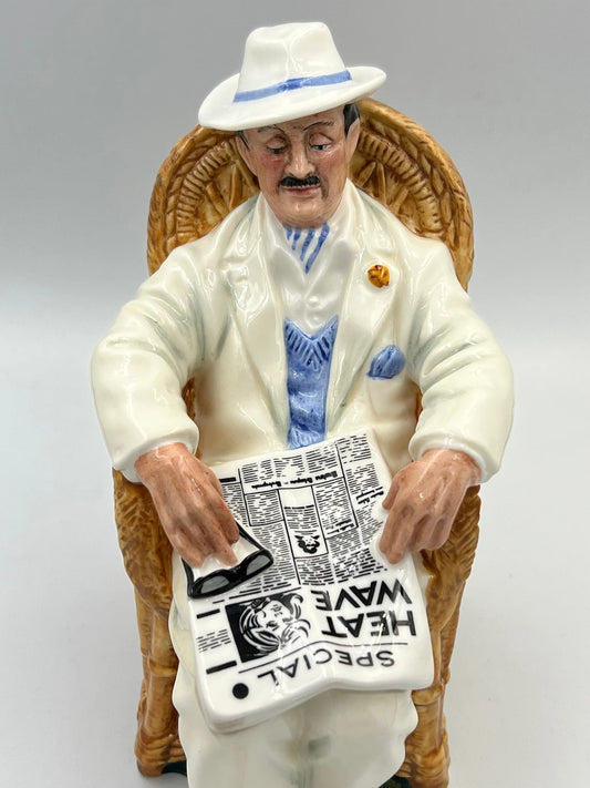 Royal Doulton figurine "taking things easy" White HN2680