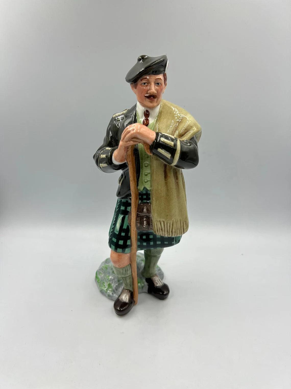 Royal Doulton Figurine HN #2361 The Laird