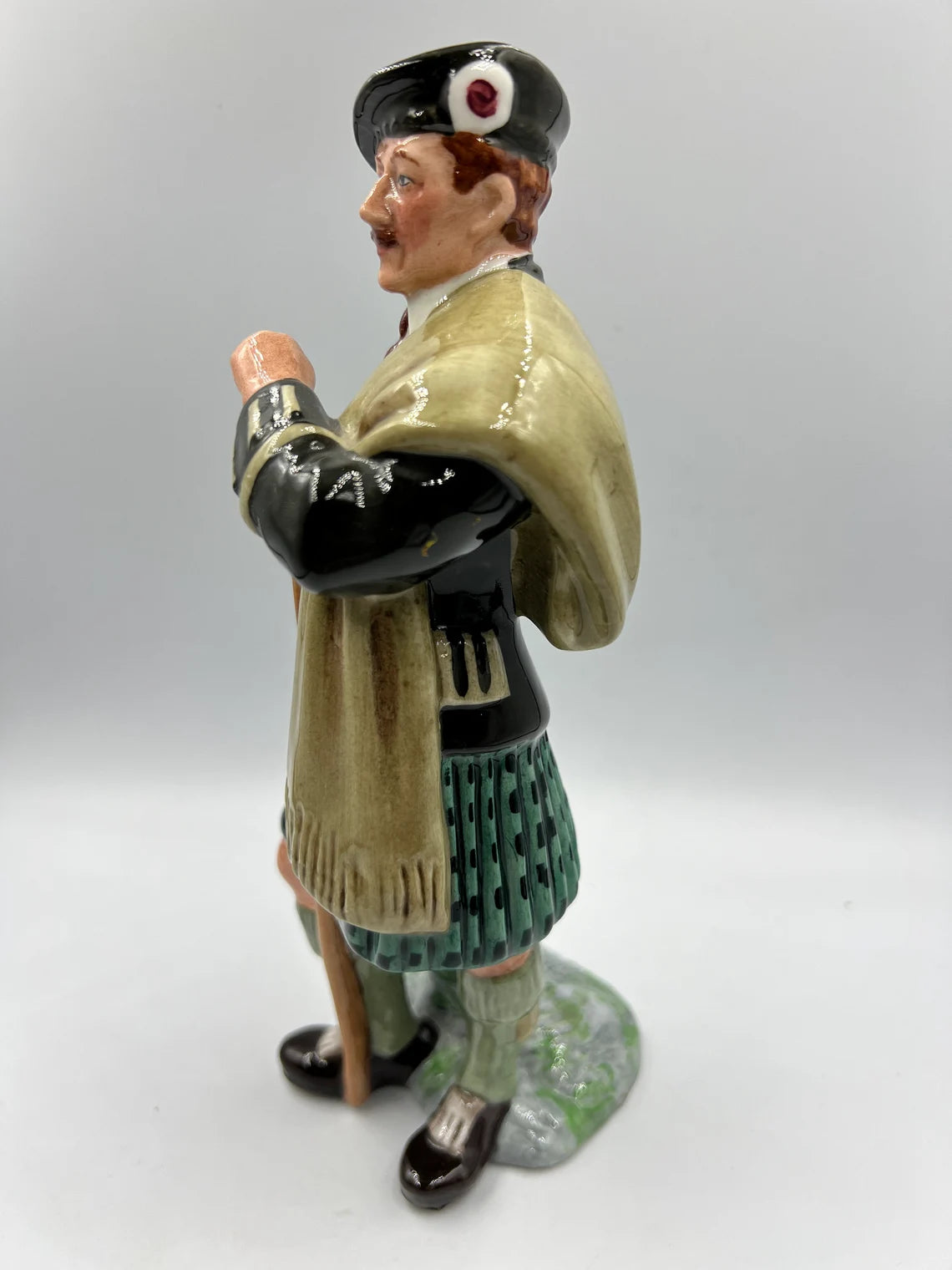 Royal Doulton Figurine HN #2361 The Laird