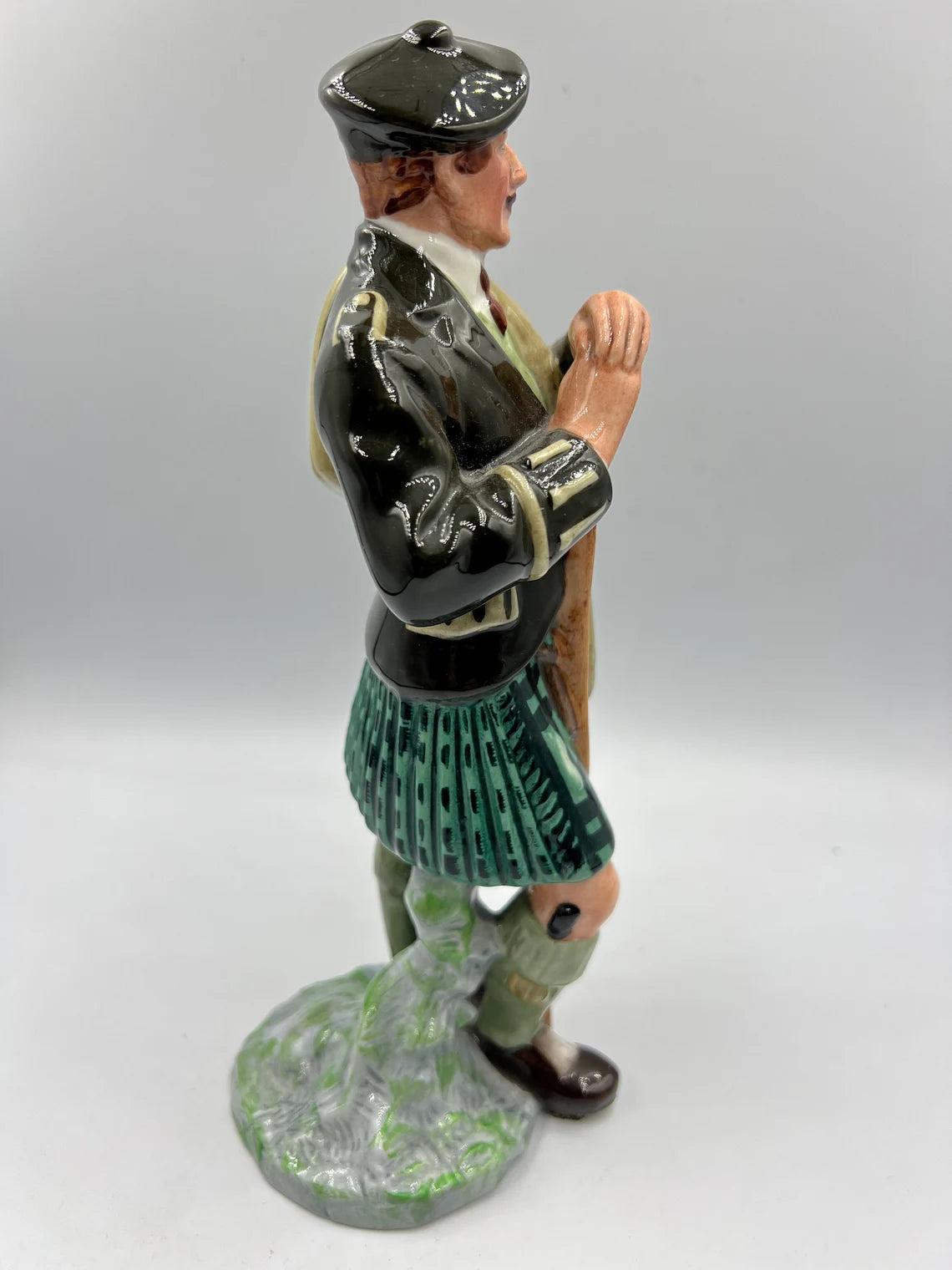 Royal Doulton Figurine HN #2361 The Laird