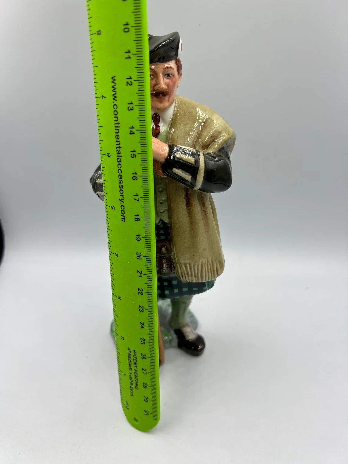 Royal Doulton Figurine HN #2361 The Laird