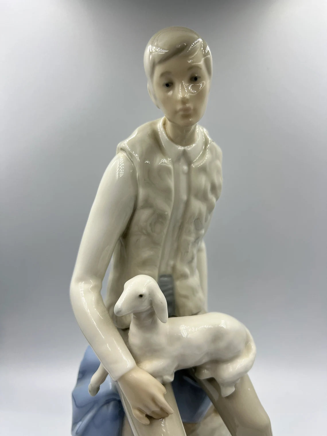 Large ROSAL (Early NAO Llardo) PORCELAIN man with sheep