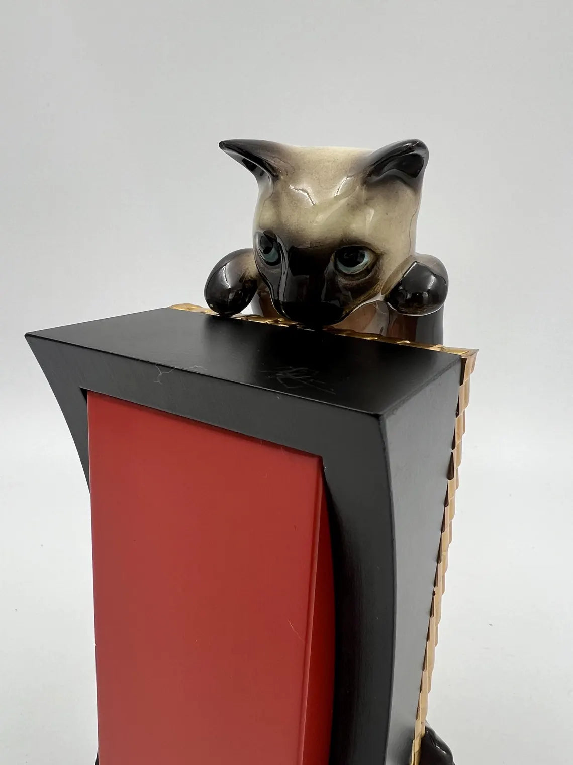 Beswick Siamese Cat used for Hanging From a Glass, edge or shelf