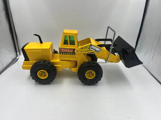 Vintage 1983 Metal Tonka Front End Loader XMB 975 20” x 9.5” x 9”