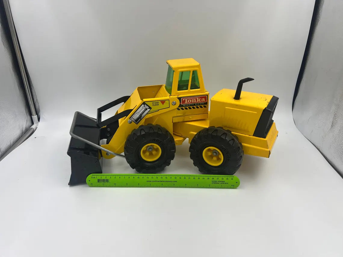 Vintage 1983 Metal Tonka Front End Loader XMB 975 20” x 9.5” x 9”