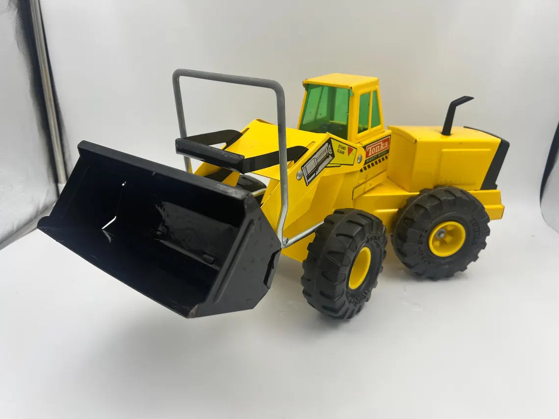 Vintage 1983 Metal Tonka Front End Loader XMB 975 20” x 9.5” x 9”