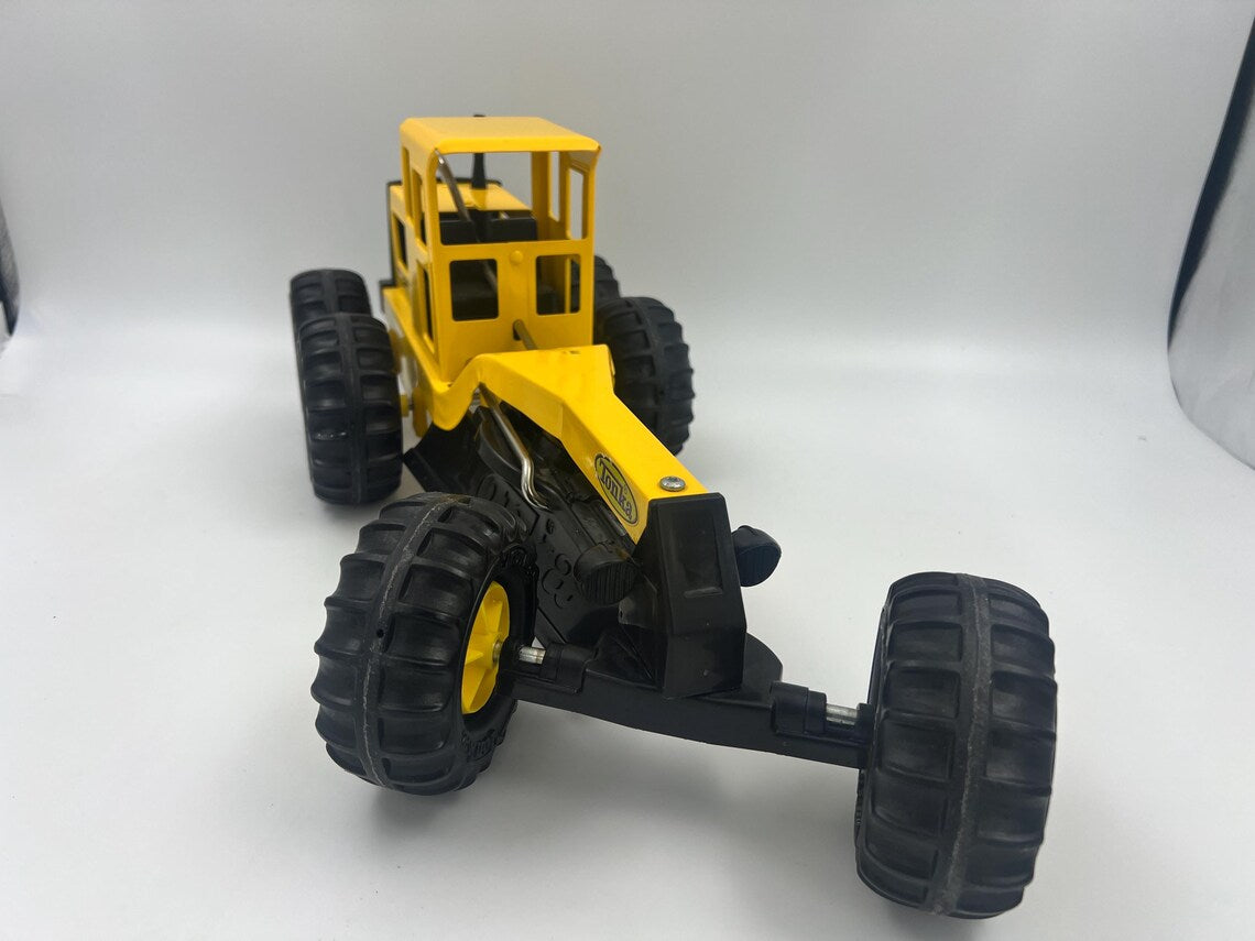 Hasbro Tonka Road Grader Metal Yellow Construction Toy Vehicle 92510