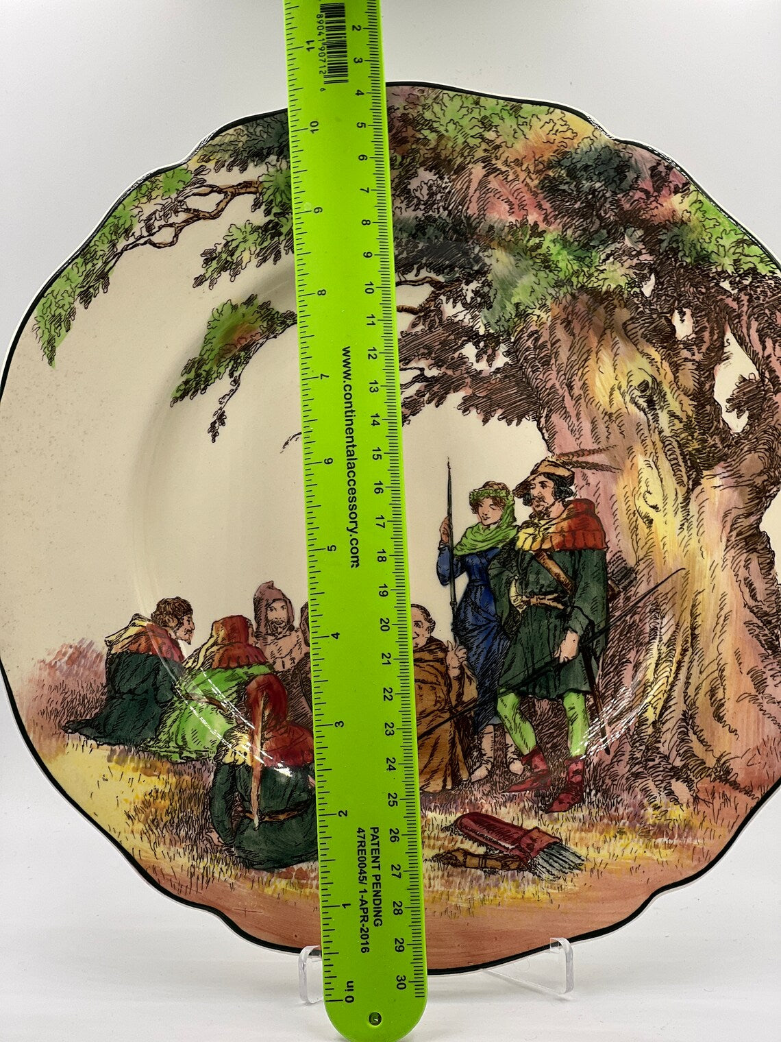 Royal Doulton Under The GREENWOOD Tree D6341 "Robin Hood" Dinner Plate 10" SUPERB - Royaltreasuryhouse