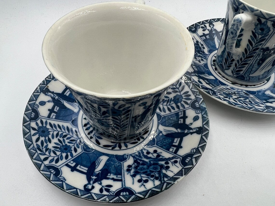 Pair of 19th Century Chinese export cups & saucers - Royaltreasuryhouse