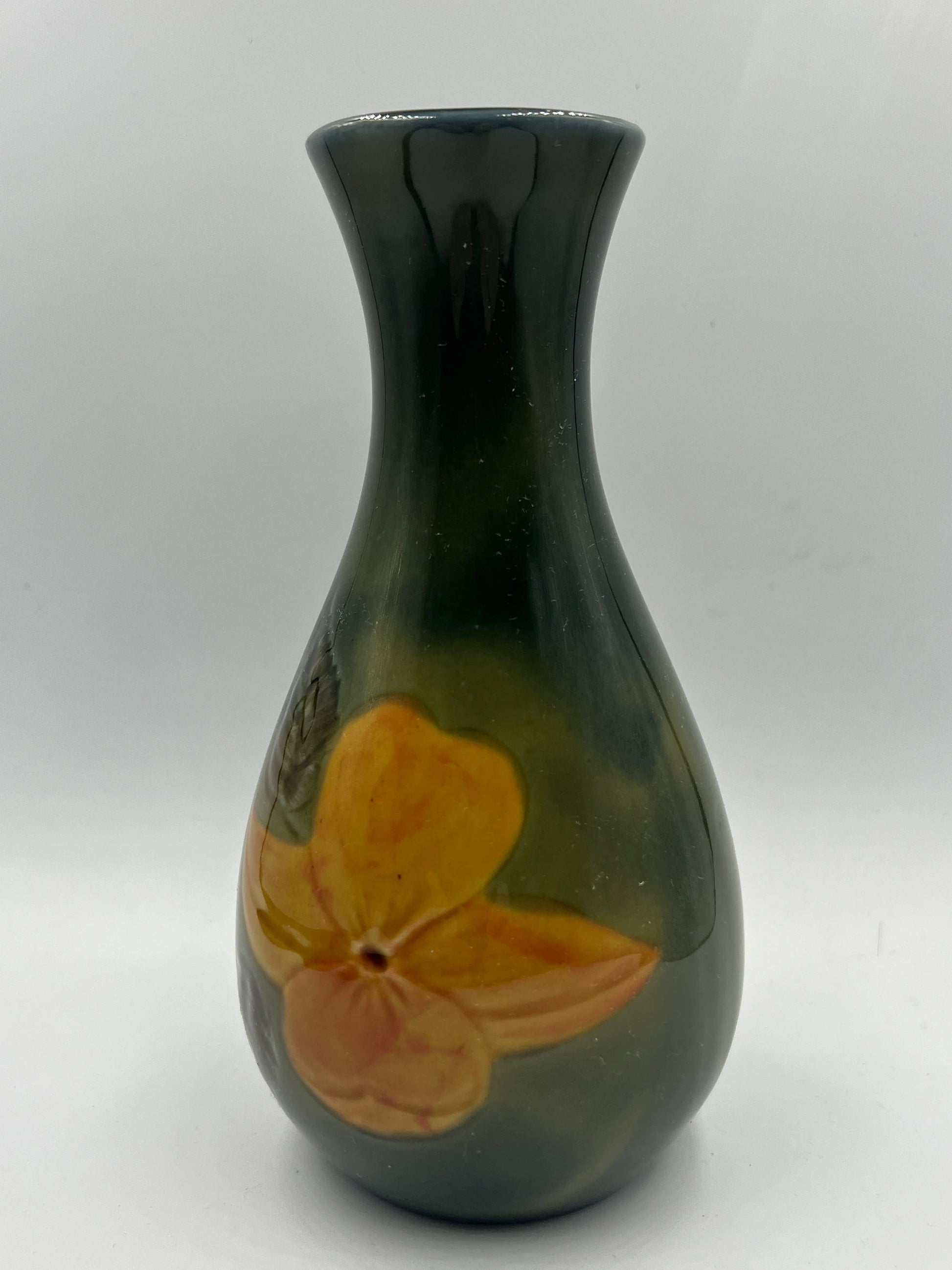 Vintage WADE Ireland Vase 7" Tall - Royaltreasuryhouse