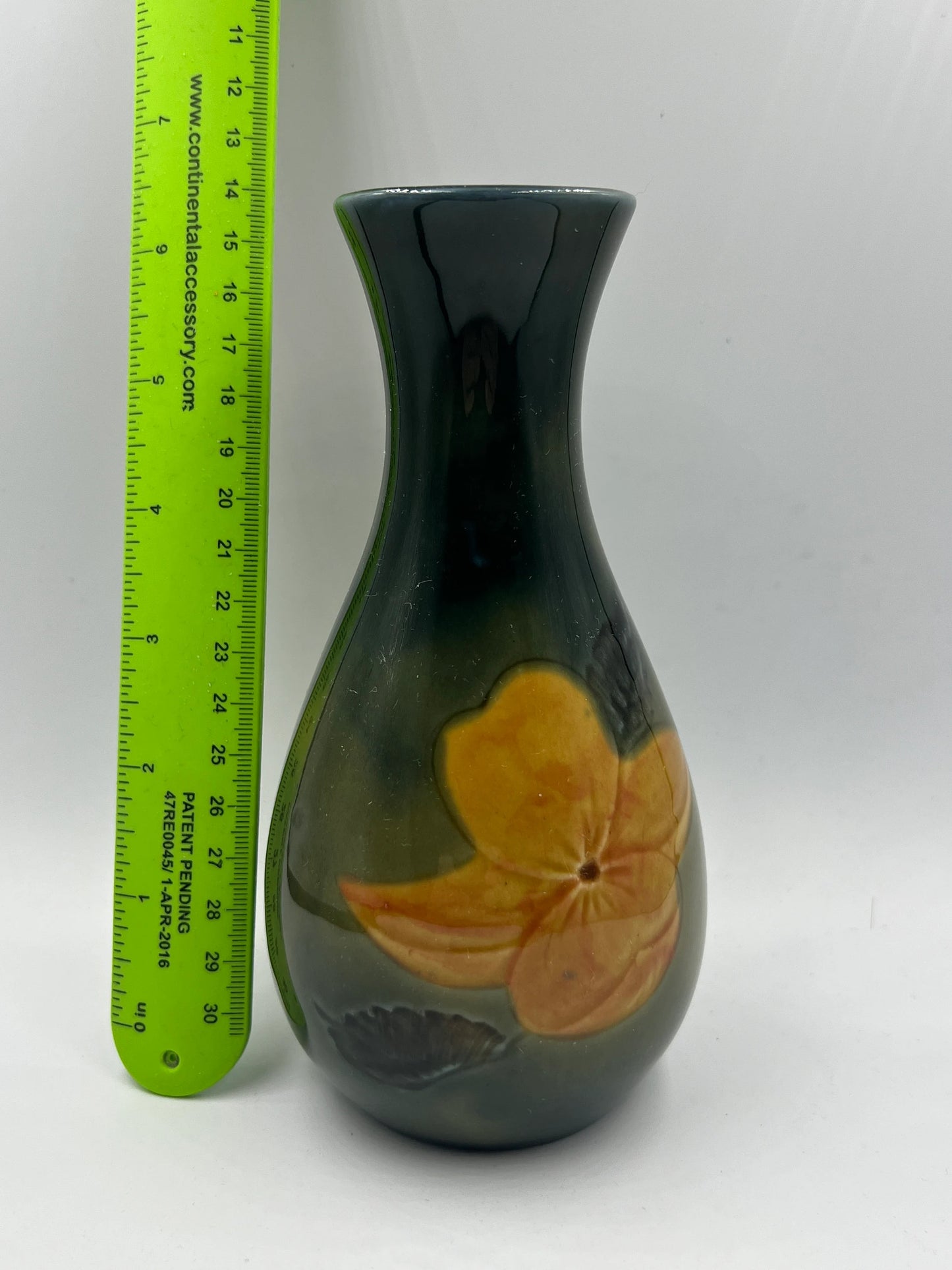 Vintage WADE Ireland Vase 7" Tall - Royaltreasuryhouse