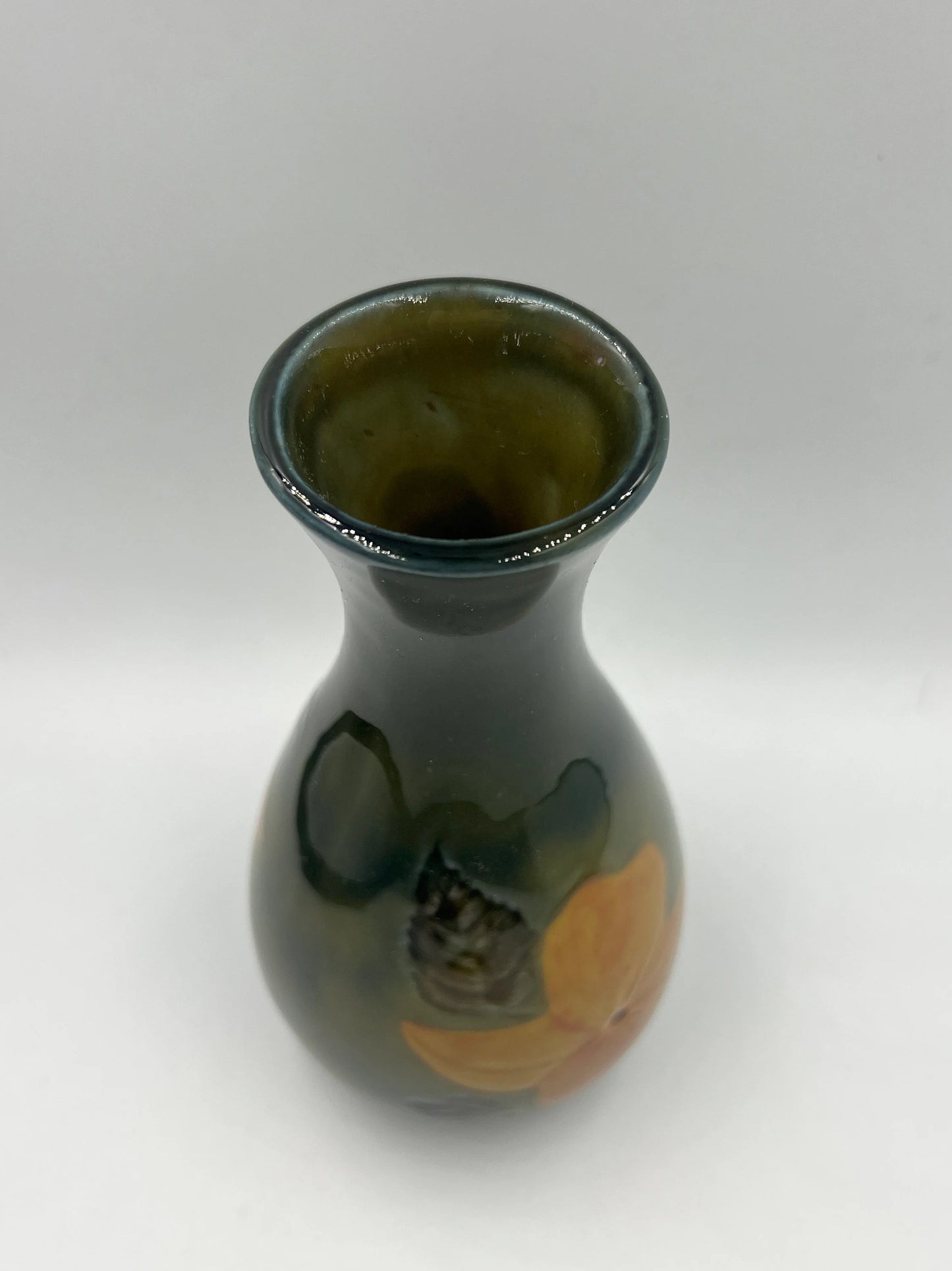 Vintage WADE Ireland Vase 7" Tall - Royaltreasuryhouse