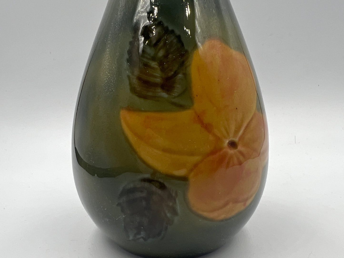 Vintage WADE Ireland Vase 7" Tall - Royaltreasuryhouse