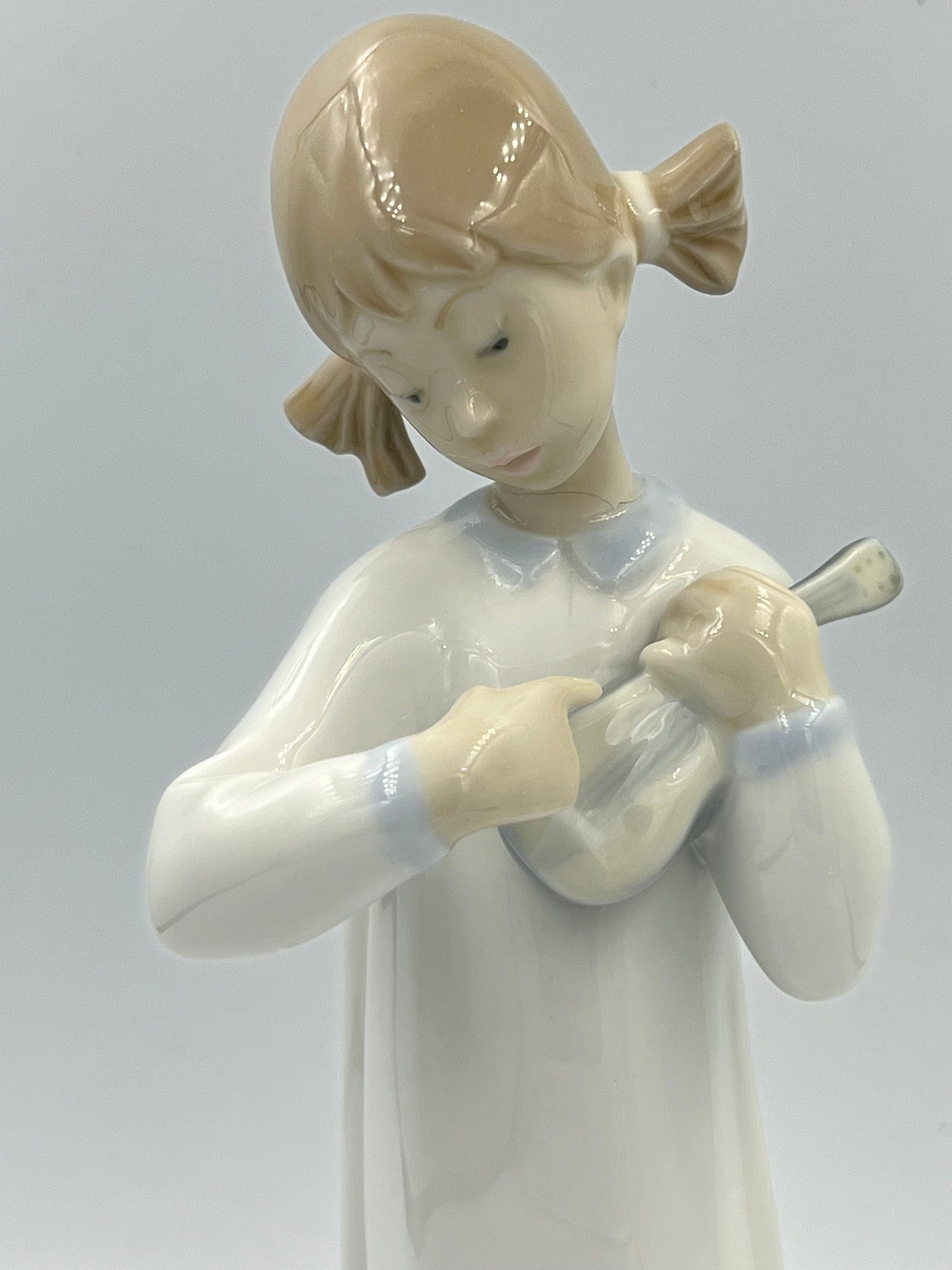 Lladro Figurine #4871 "Girl With Guitar" - Royaltreasuryhouse