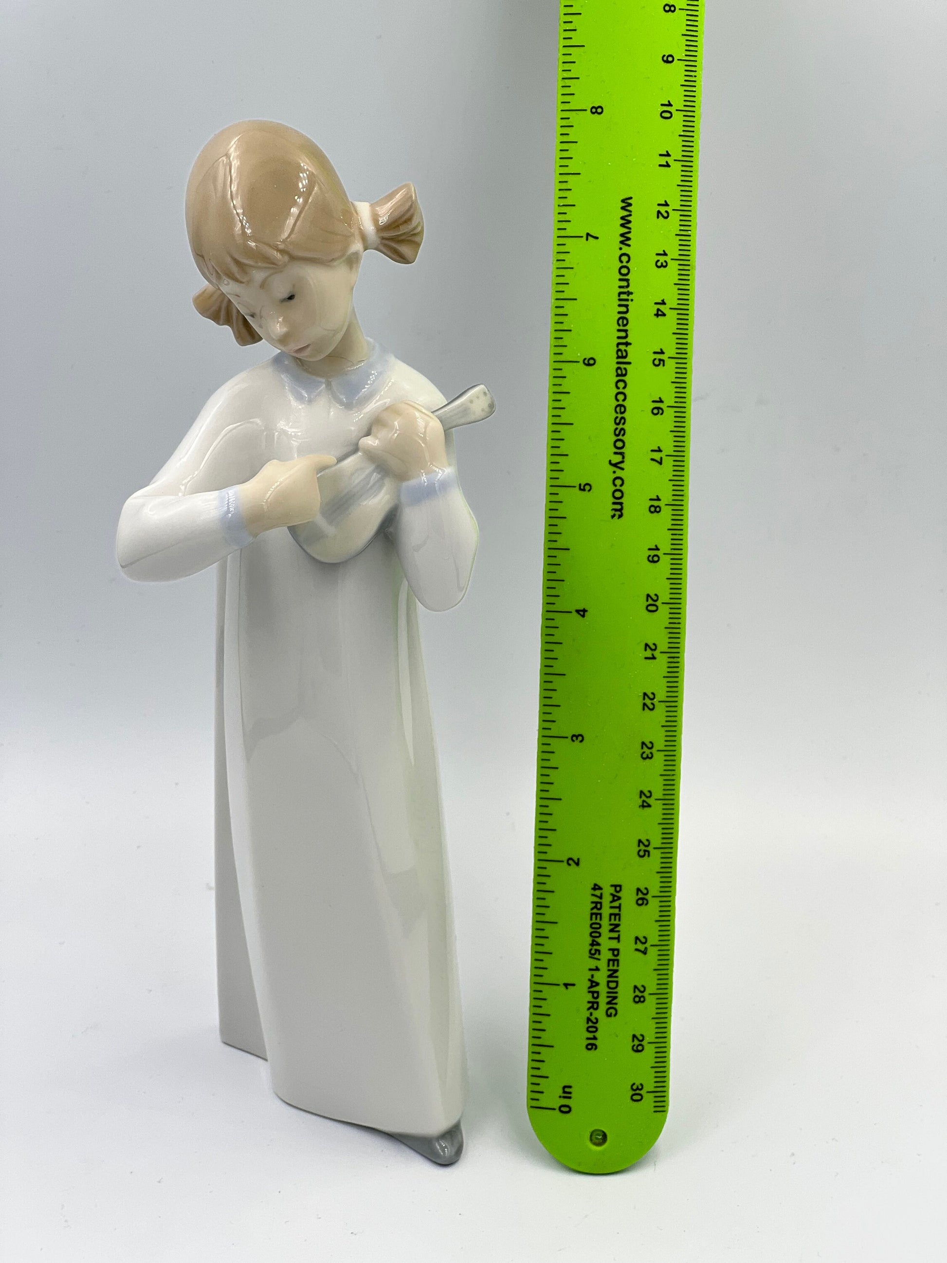 Lladro Figurine #4871 "Girl With Guitar" - Royaltreasuryhouse