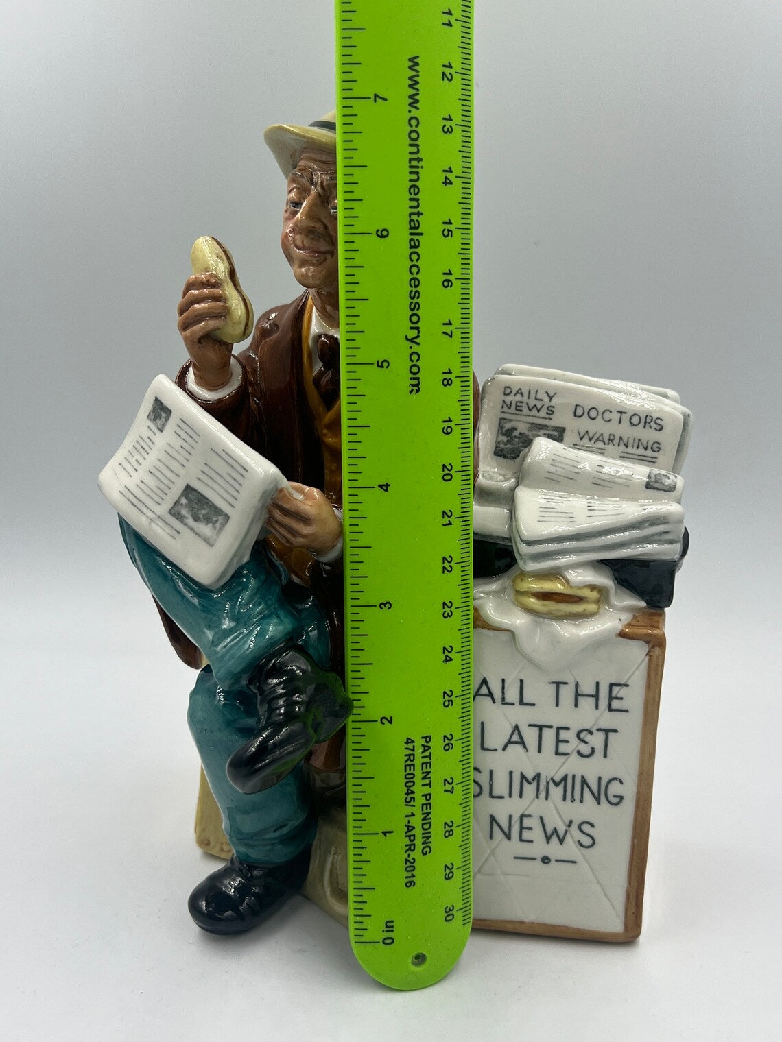 Royal Doulton “Stop Press” Figurine - HN2683 - Royaltreasuryhouse