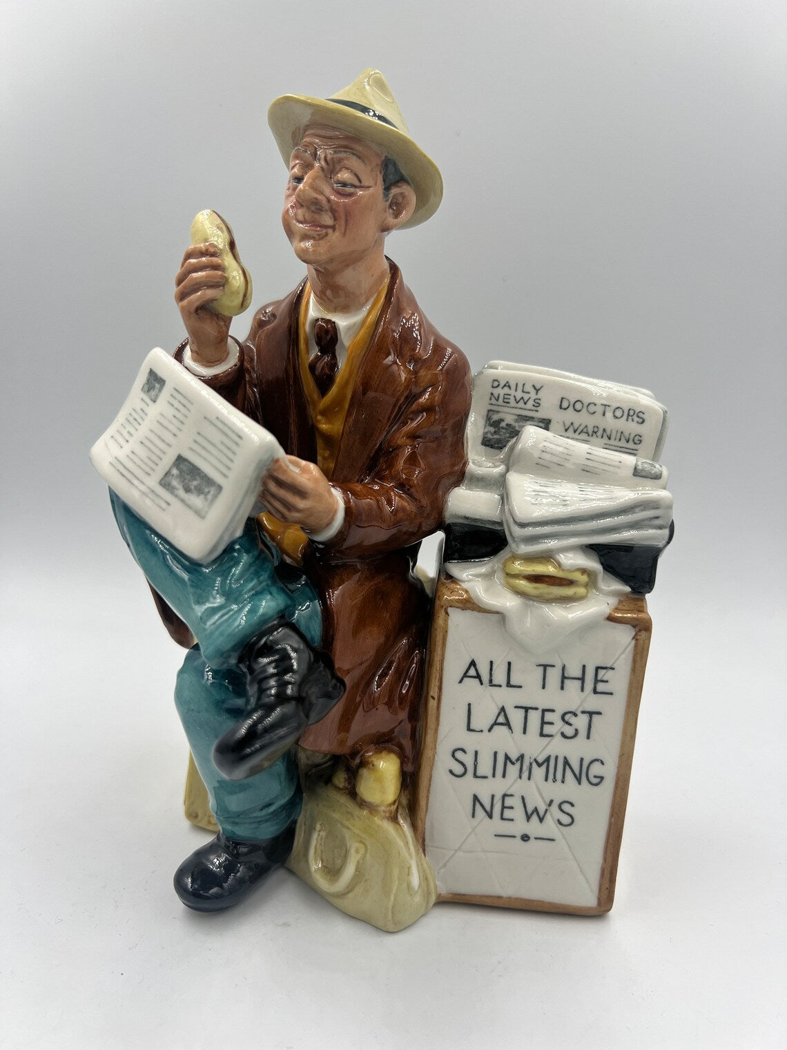 Royal Doulton “Stop Press” Figurine - HN2683 - Royaltreasuryhouse