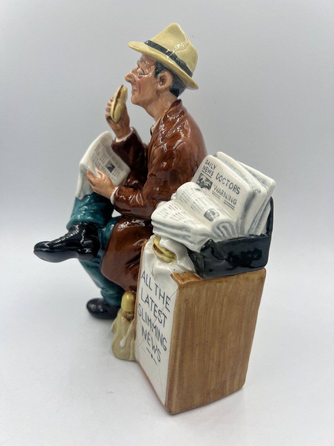 Royal Doulton “Stop Press” Figurine - HN2683 - Royaltreasuryhouse