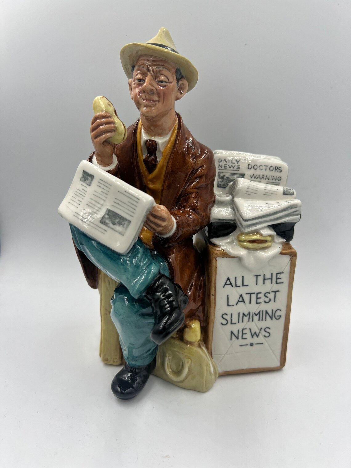 Royal Doulton “Stop Press” Figurine - HN2683 - Royaltreasuryhouse