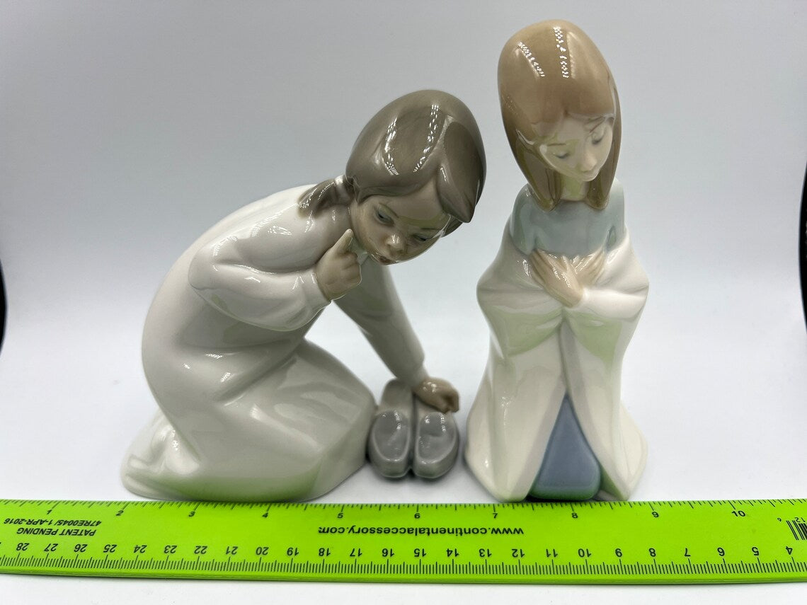 Lladro Porcelain Figurine Bedtime Girl With Shoes and Prayers Kneeling Girl - Royaltreasuryhouse