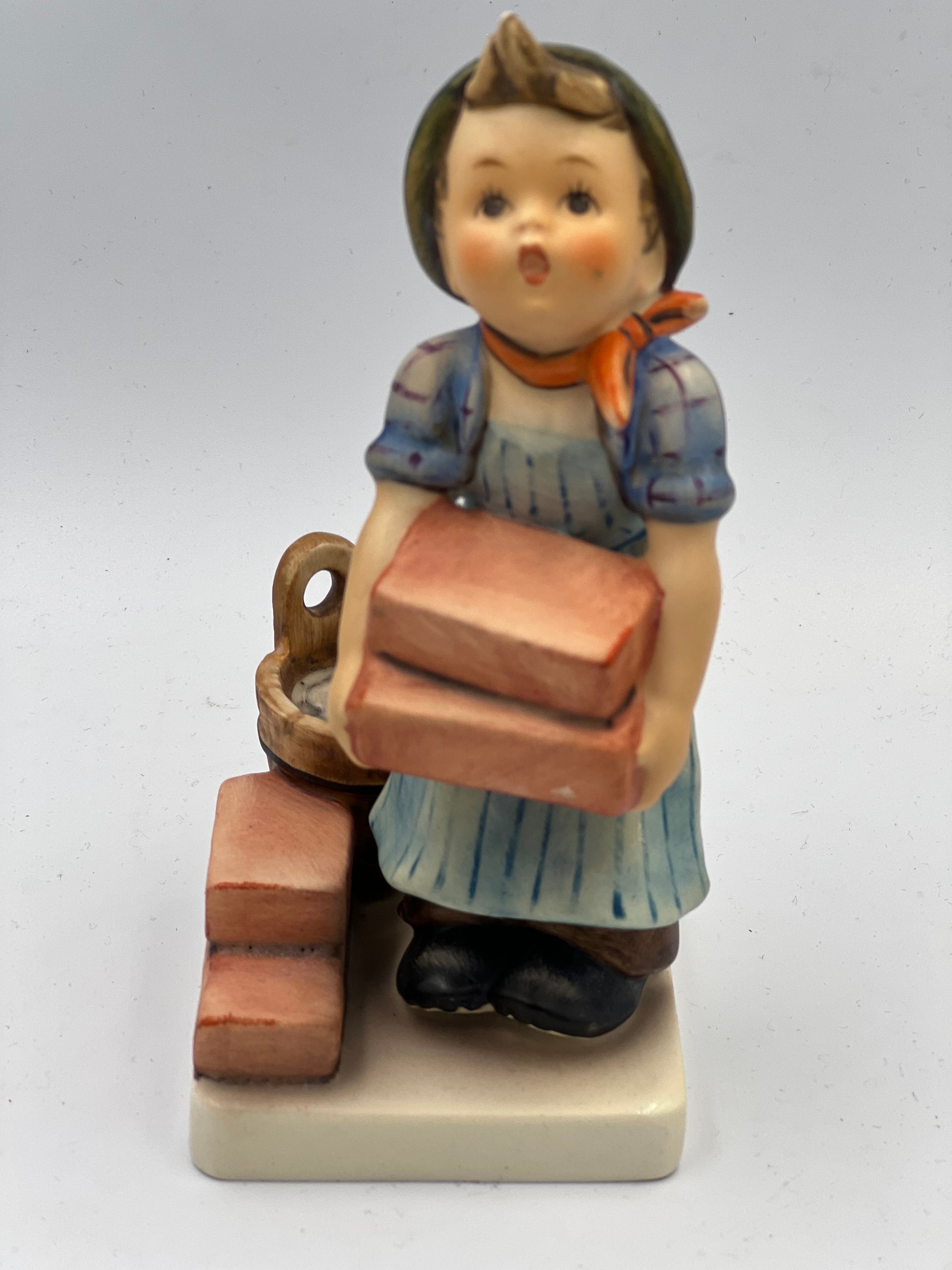 Hummel Figure The Builder #305 TMK 6 little boy carrying bricks Brick Mason - Royaltreasuryhouse