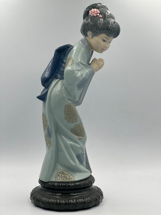 Lladro Geisha Girl #4989 RETIRED VERY RARE - Royaltreasuryhouse