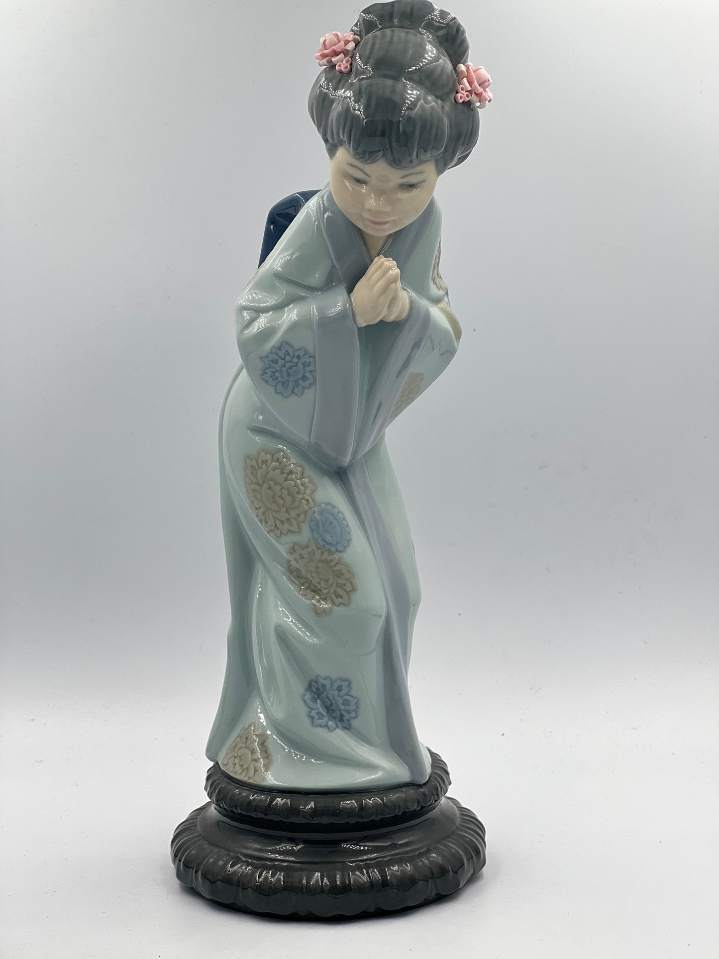 Lladro Spain Porcelain Figurine of Young Japanese Geisha Girl