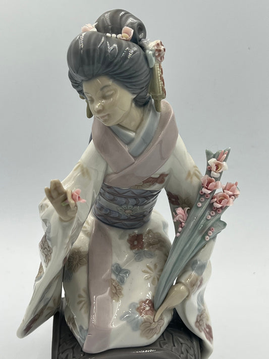 Lladro - KYIOKO #1450 Japanese Geisha Porcelain Figurine Vintage Retired