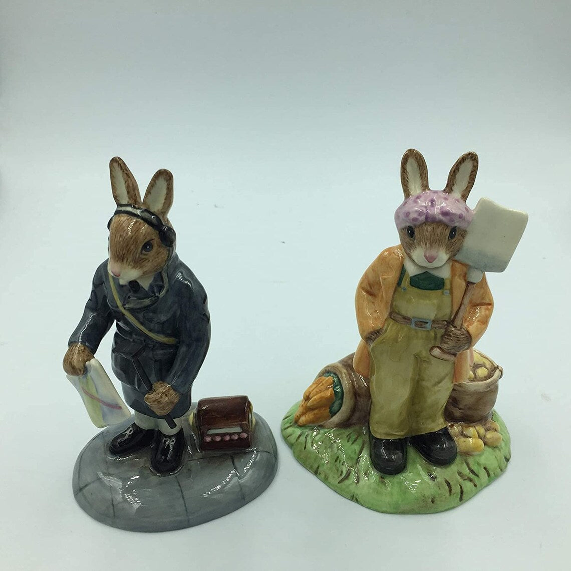 Air Controller World War II Collection & Land Girl DB372 Royal DOULTON BUNNYKINS - Royaltreasuryhouse