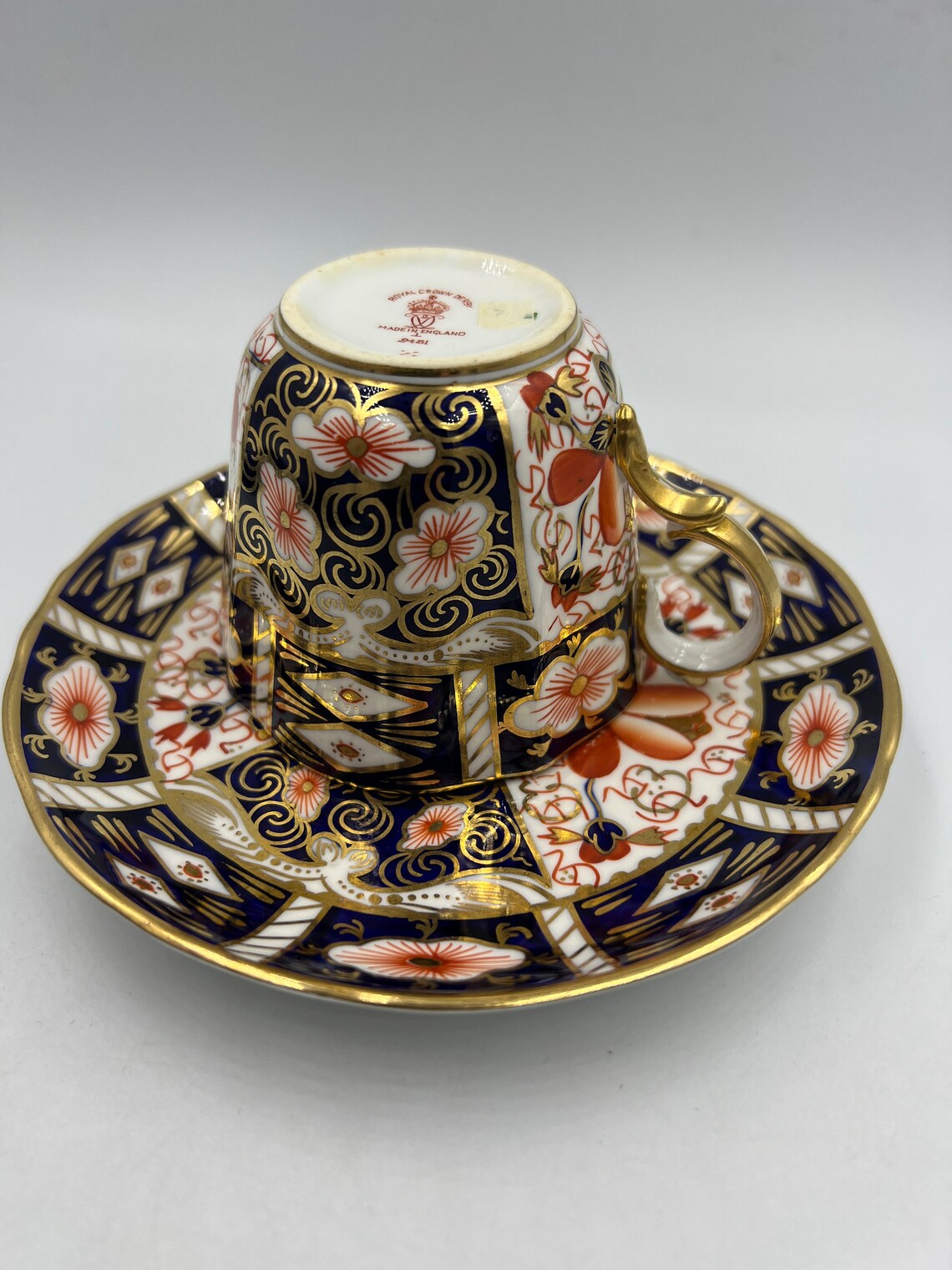 IMARI by Royal Crown Derby Porcelain Tea Cup & Saucer 2451 England c1920-30 - Royaltreasuryhouse