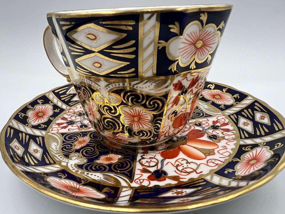 IMARI by Royal Crown Derby Porcelain Tea Cup & Saucer 2451 England c1920-30 - Royaltreasuryhouse